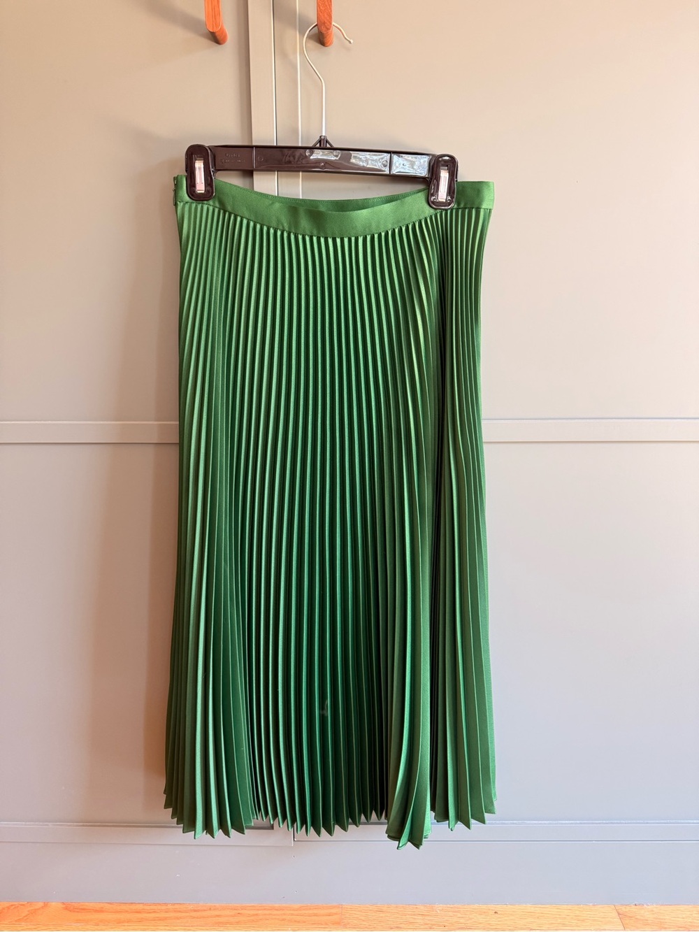 Club Monaco Emerald Green Pleated Midi Skirt